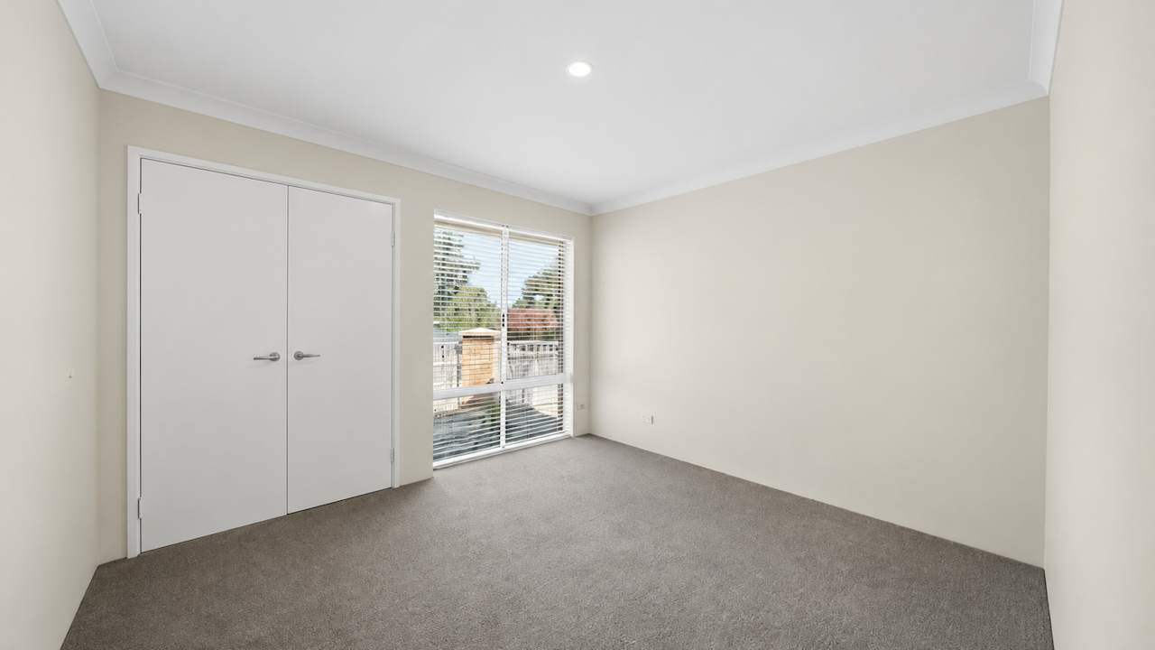 Room in a share house