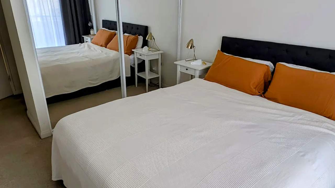 Furnished room with ensuite in a flatshare