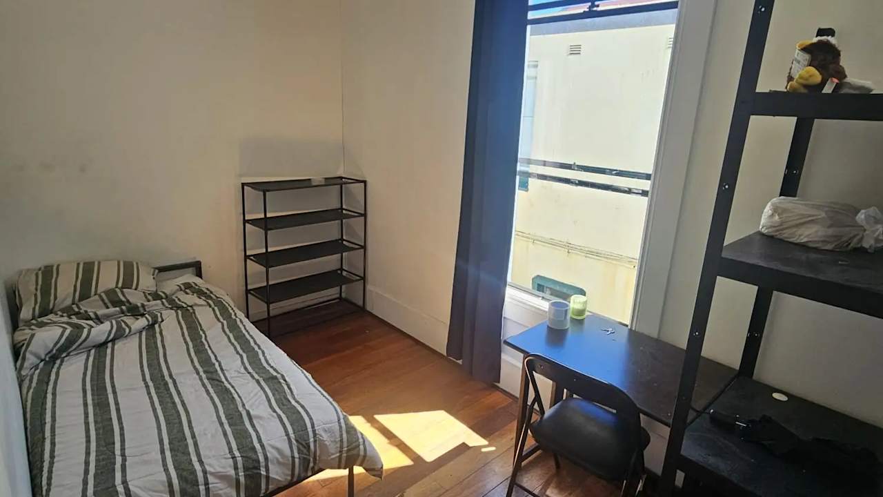 Room in a share house