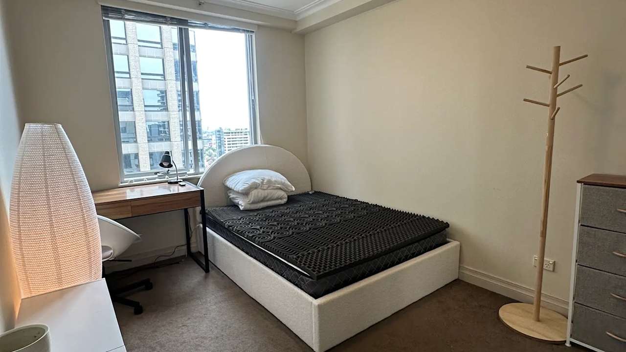 Furnished room in a flatshare