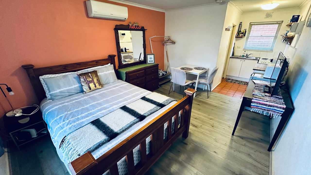 Furnished room studio flat for rent