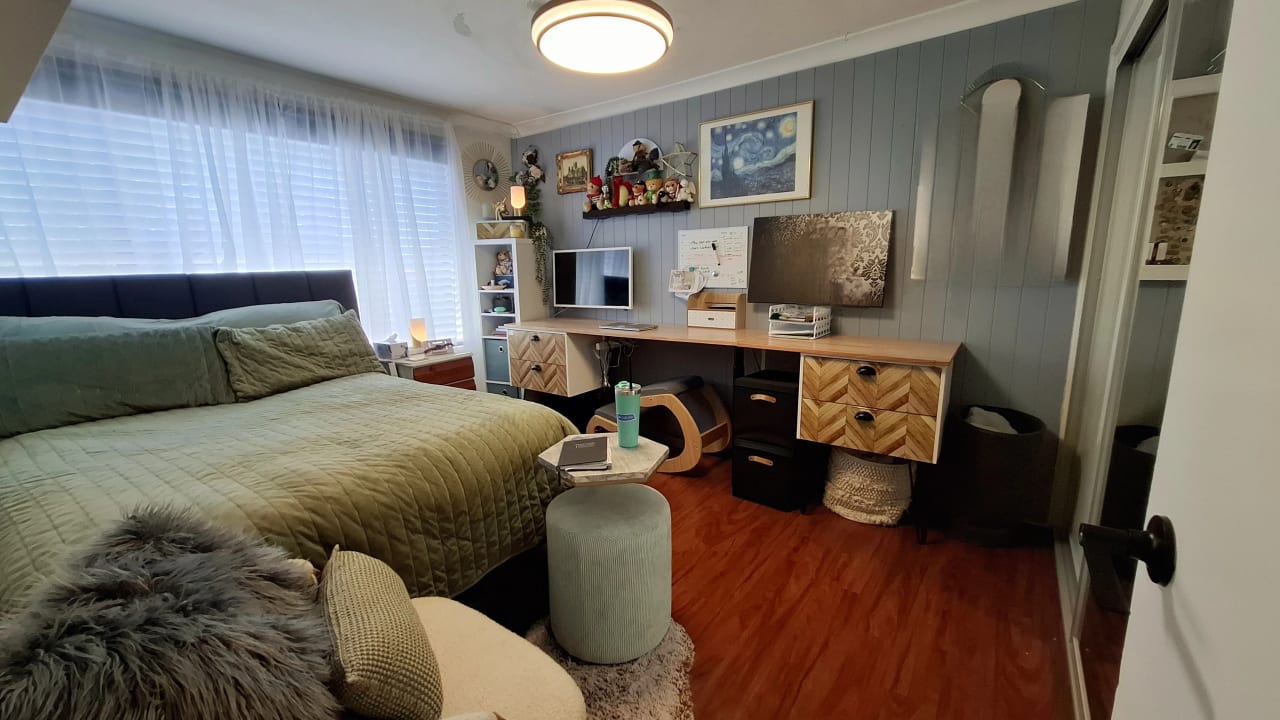 Furnished room in a share house