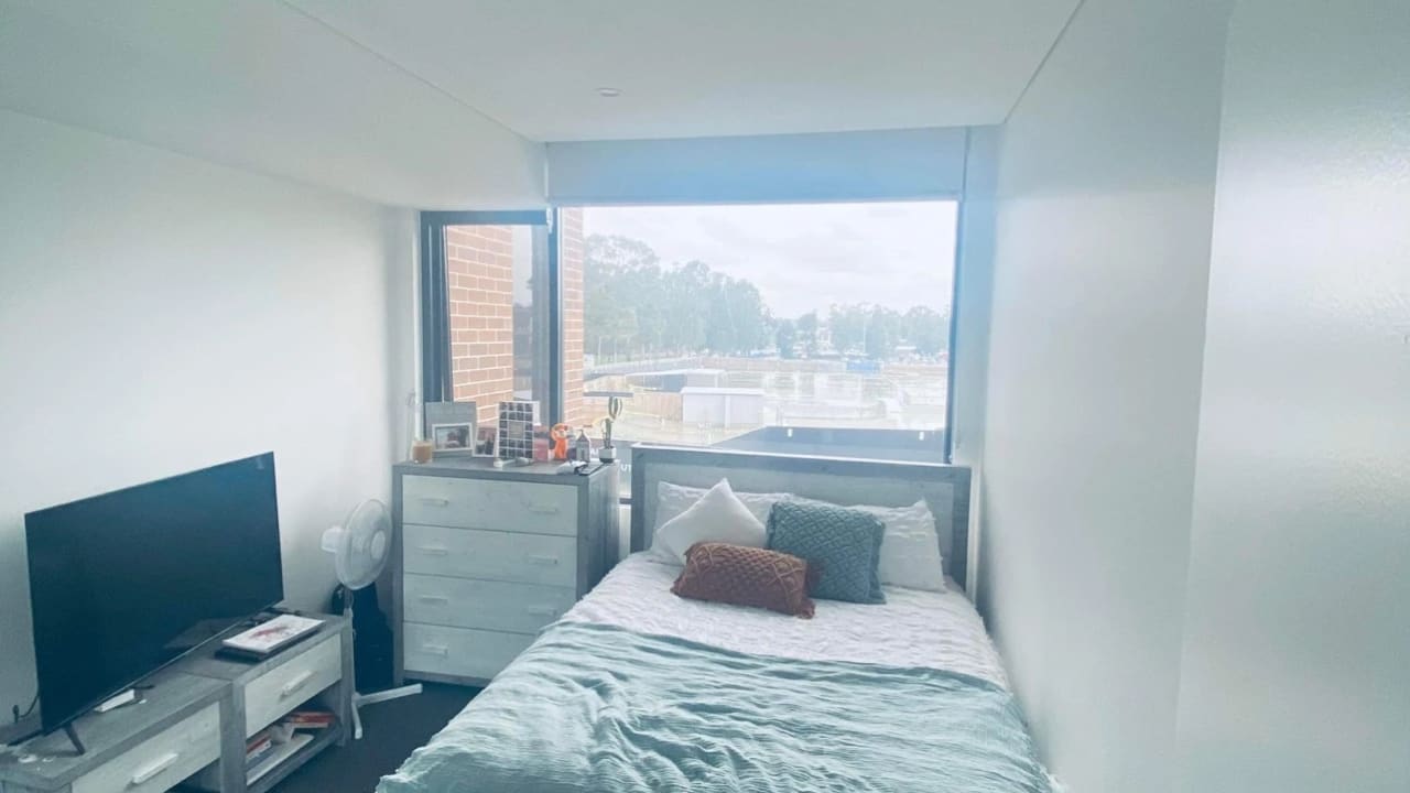 Unfurnished room with own bathroom