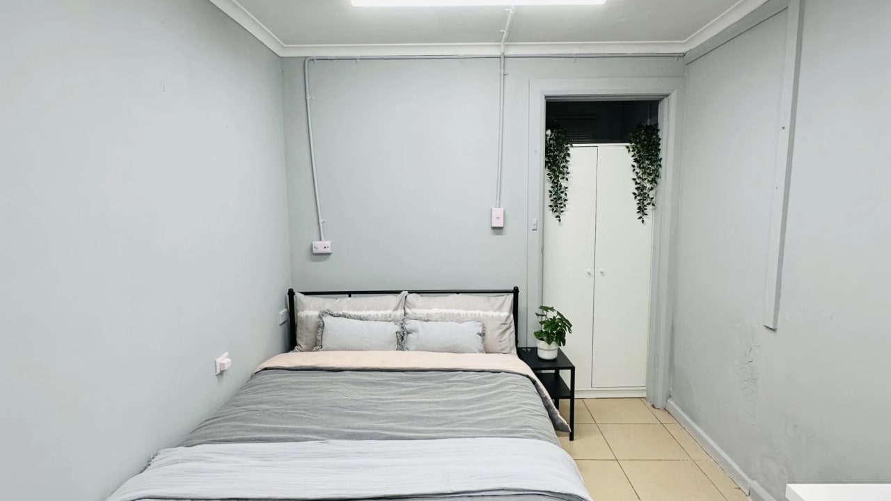 Furnished room in a flatshare