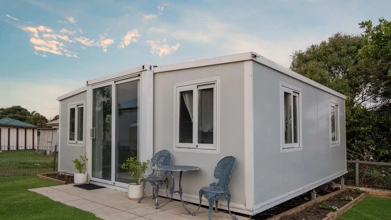 Unfurnished room granny flat for rent