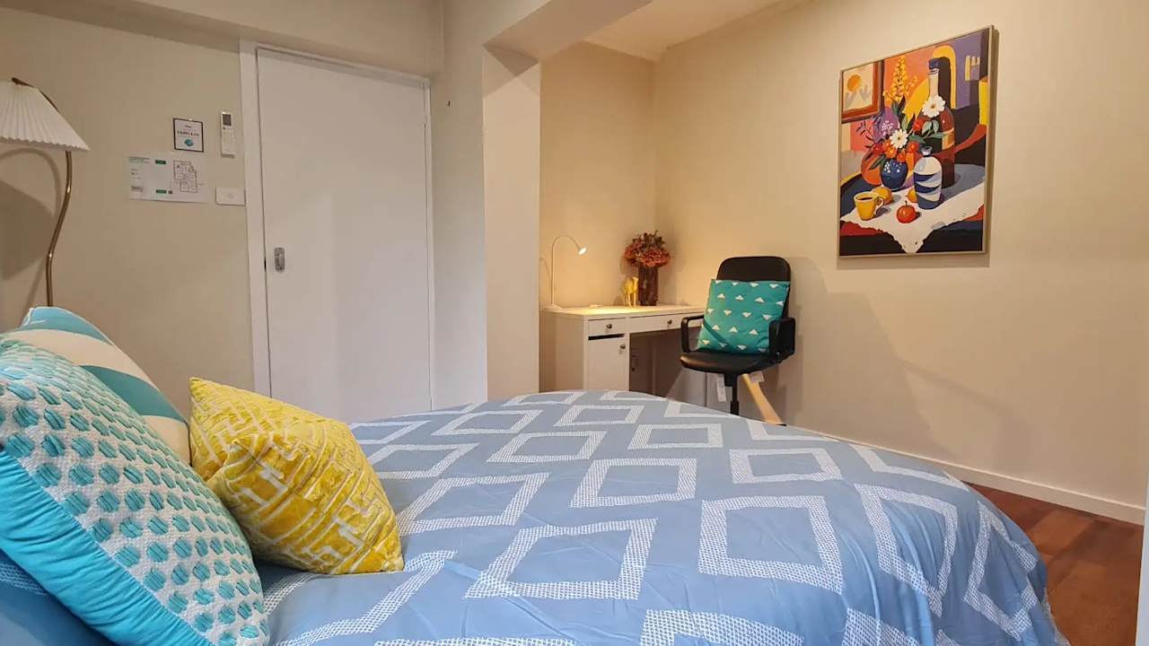Furnished room in a share house