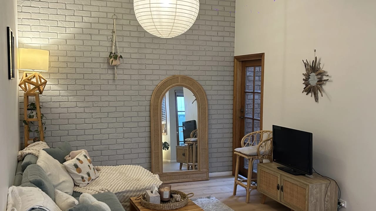 Unfurnished room in a share house