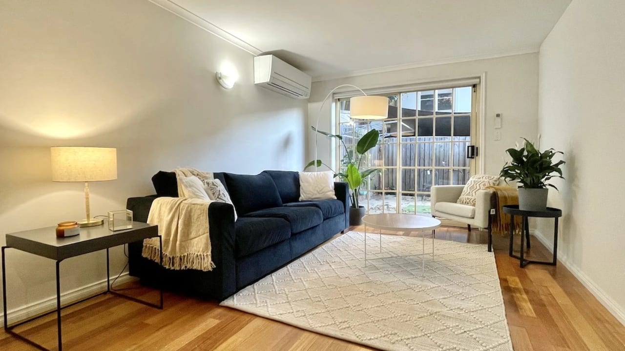 Furnished room in a share house