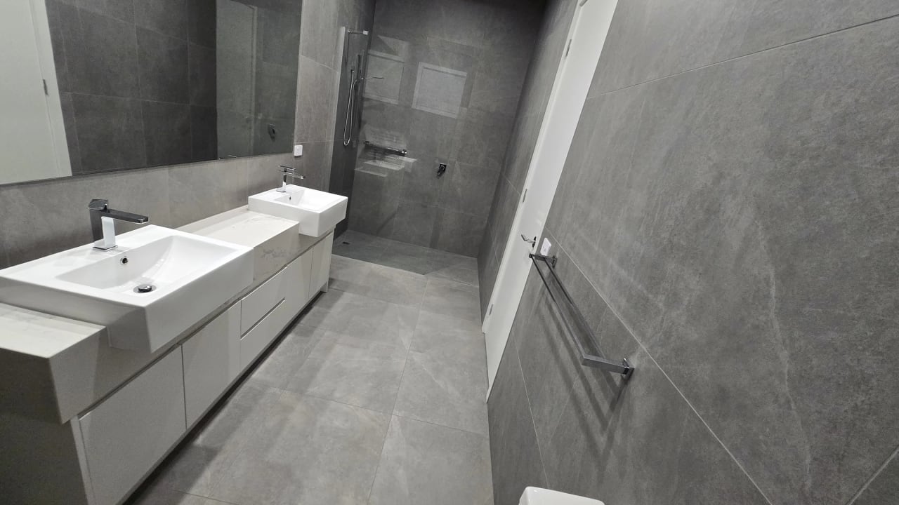 Furnished room with ensuite in a share house