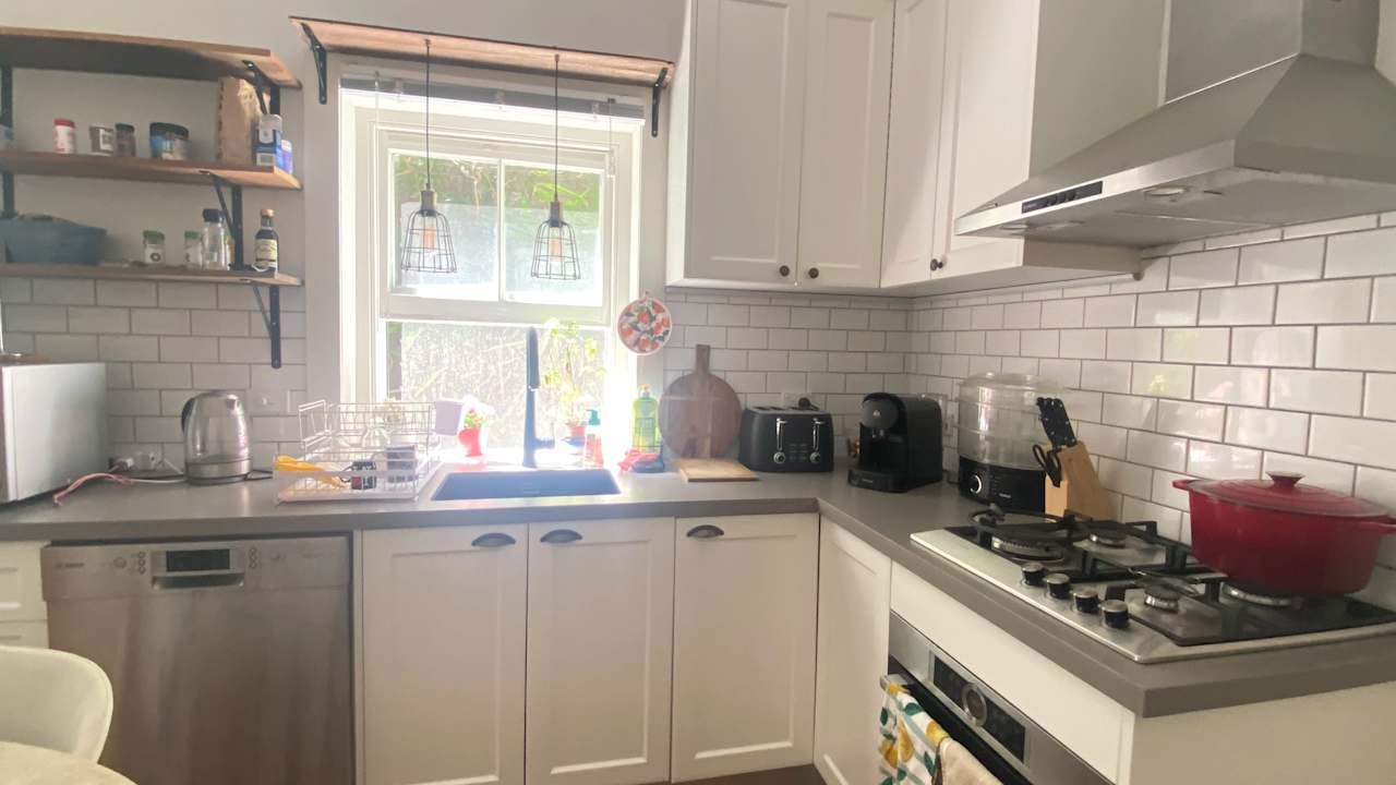 Furnished room in a share house