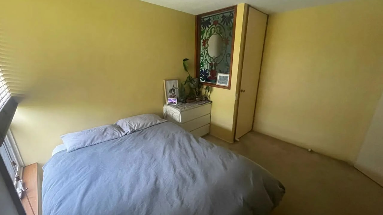 Unfurnished room in a flatshare