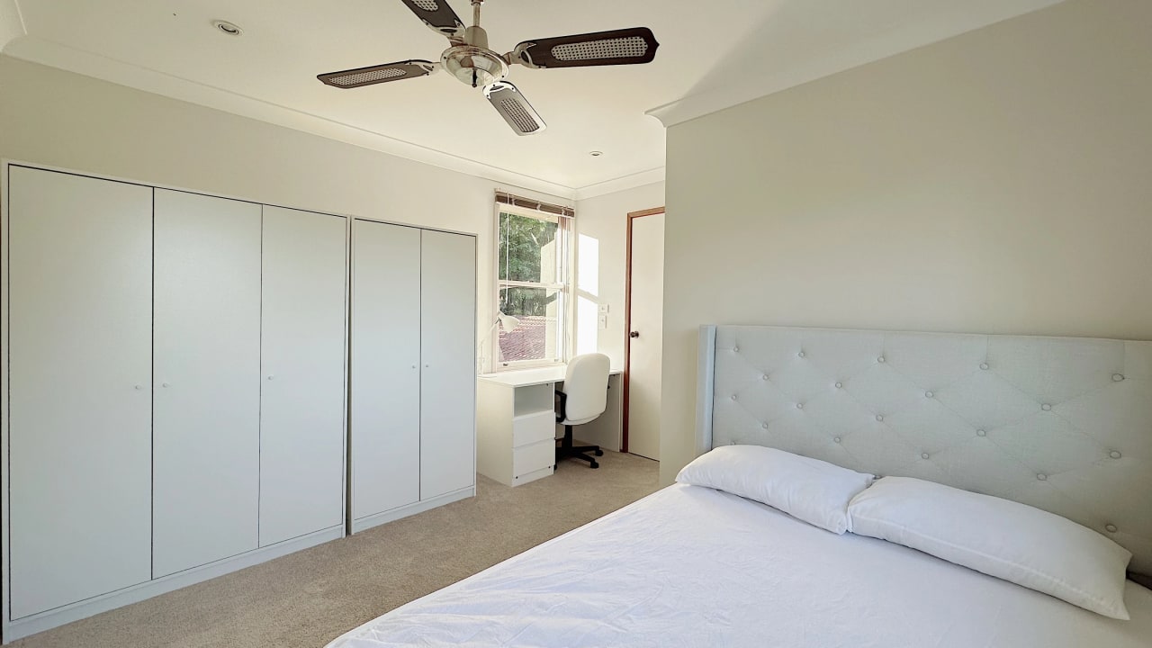 Furnished room in a share house