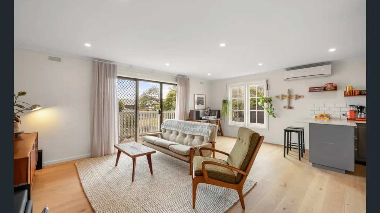 Whole property with 2 rooms for rent