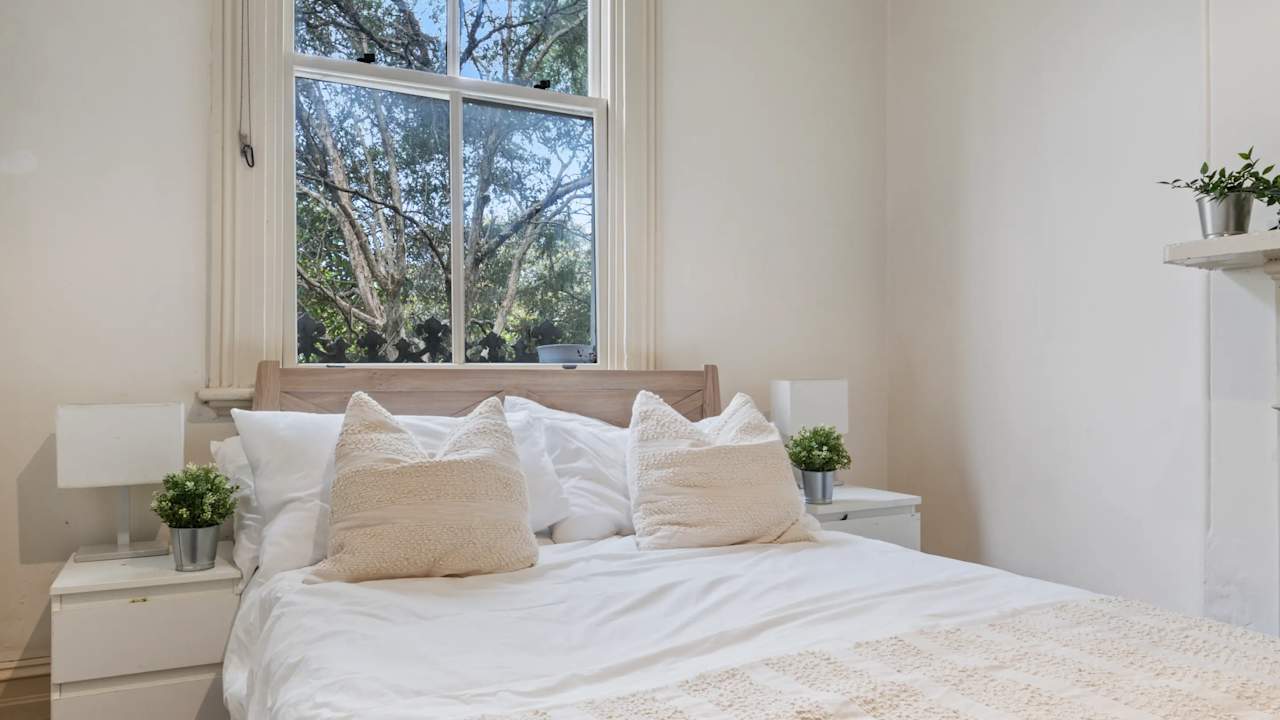 Furnished room in a share house