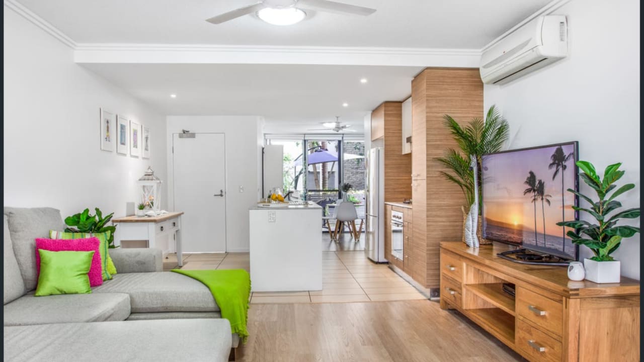 Whole property with 2 rooms for rent