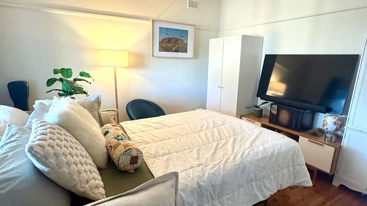 Furnished room with own bathroom