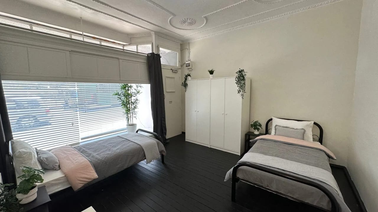 Furnished room in a flatshare