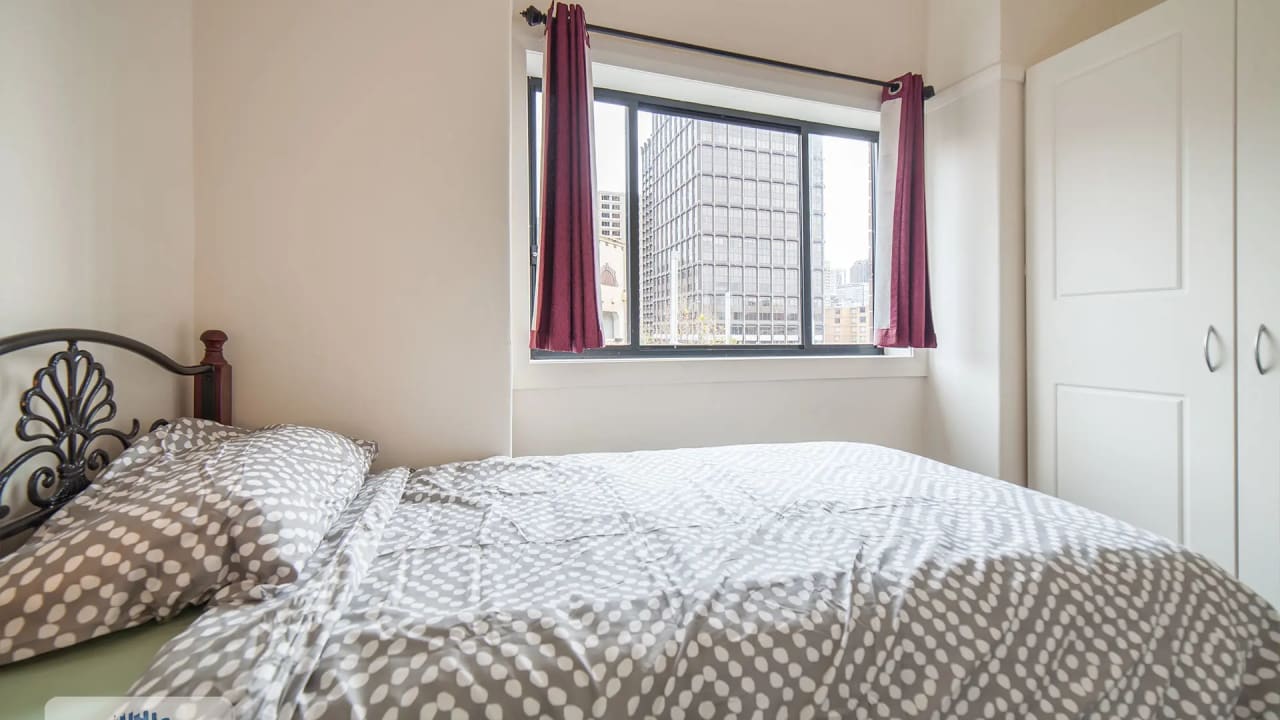 Furnished room in a flatshare