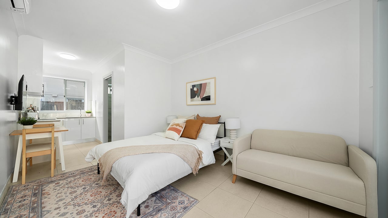 Room studio flat for rent