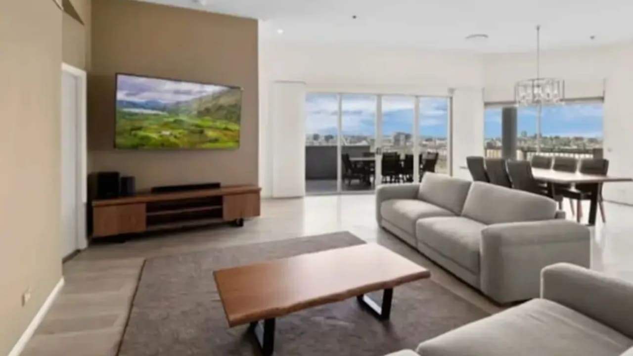 Furnished room in a flatshare