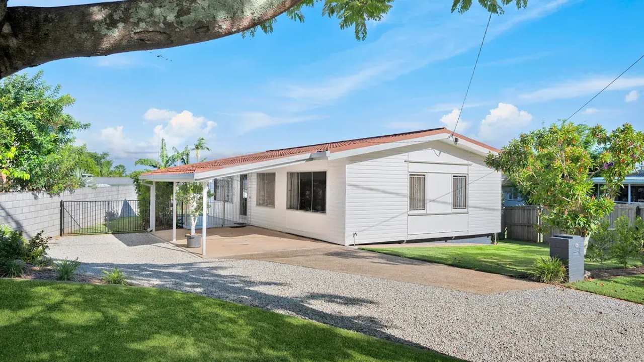 Room in a share house