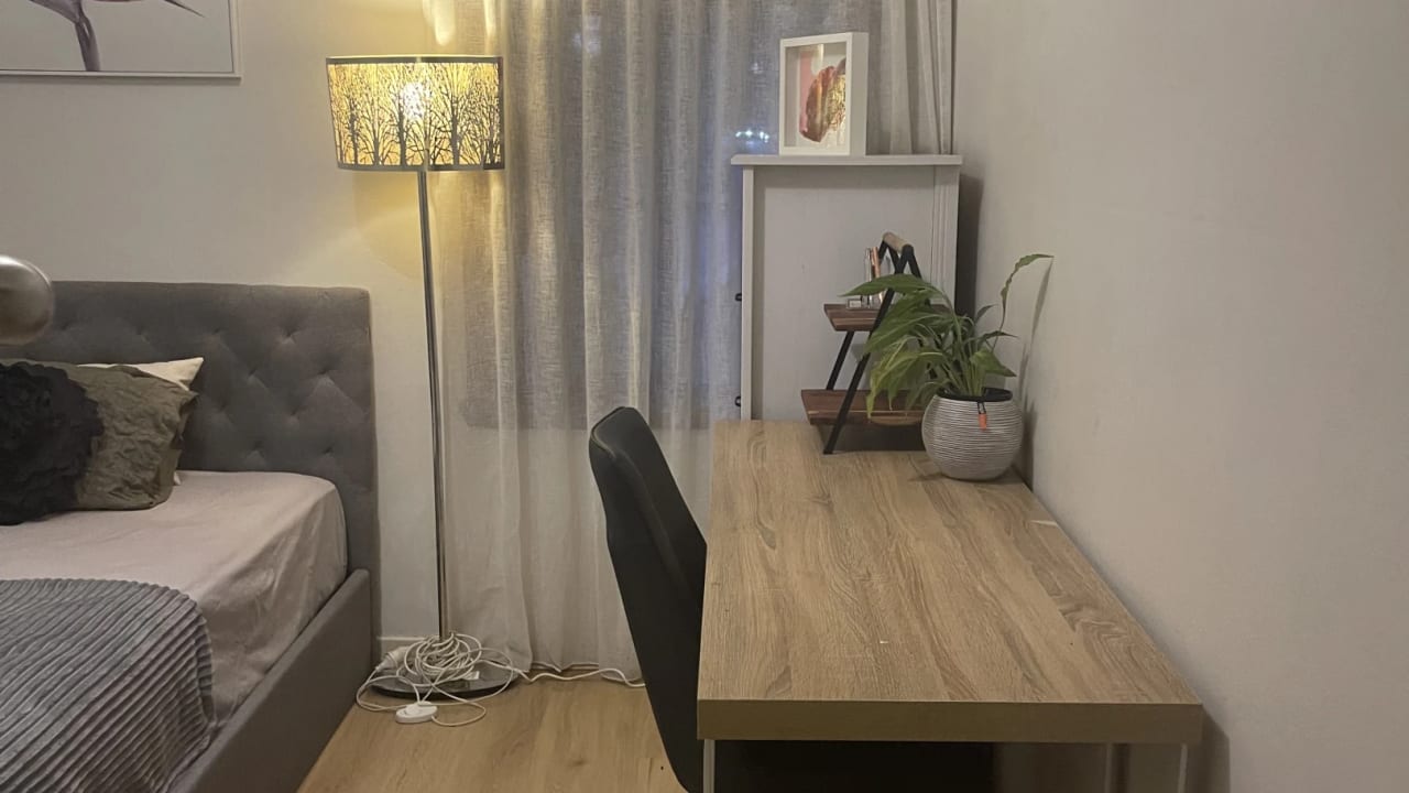 Furnished room in a share house