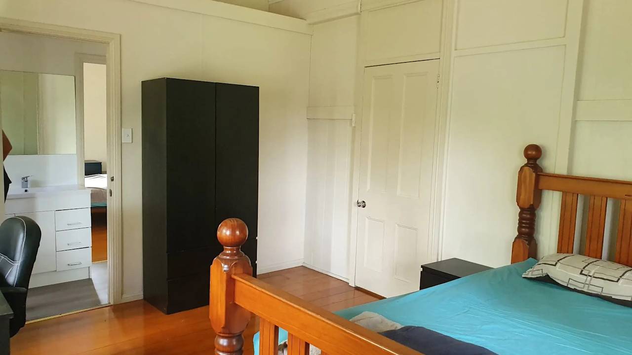 Furnished room in a share house