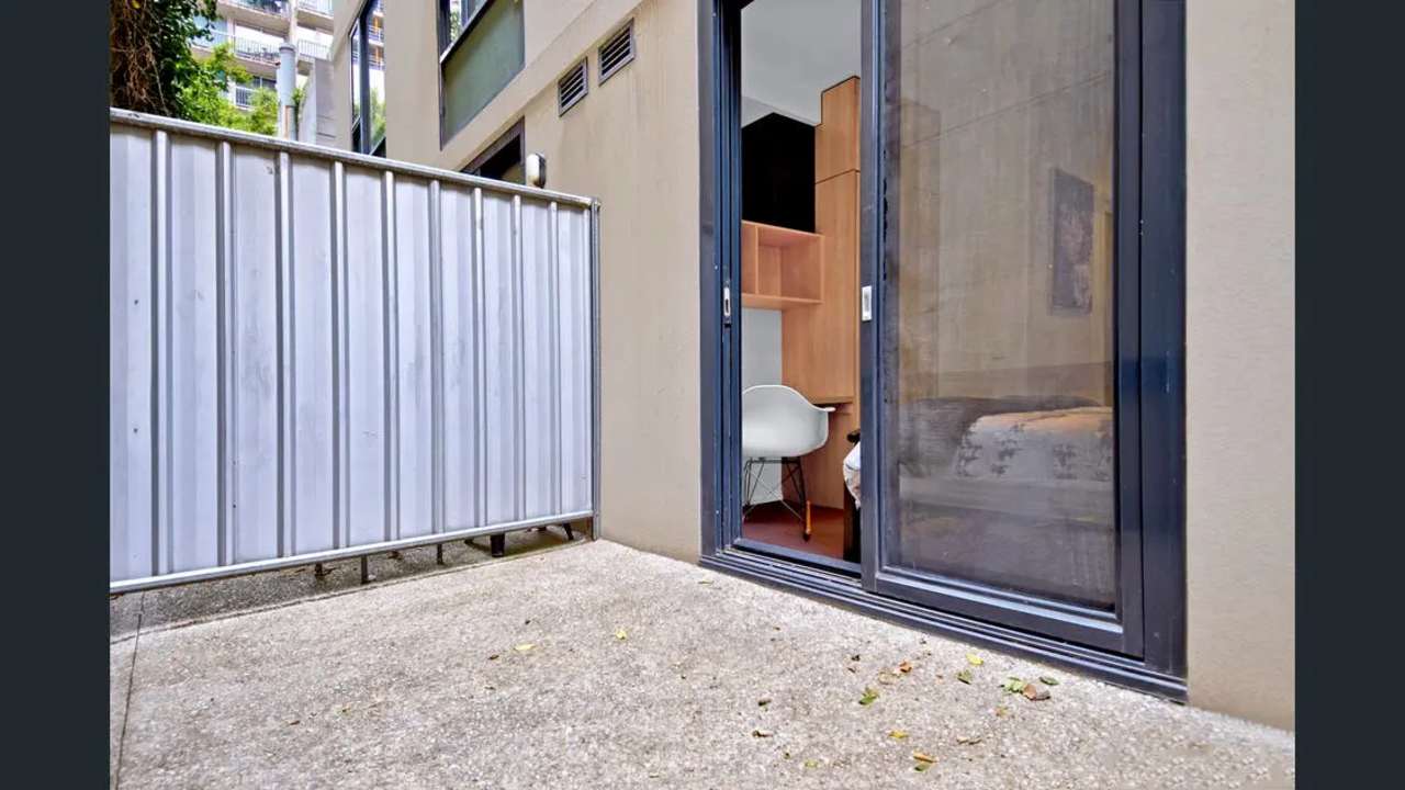 Furnished room studio flat for rent