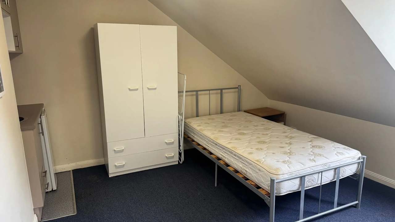 Furnished room in a share house