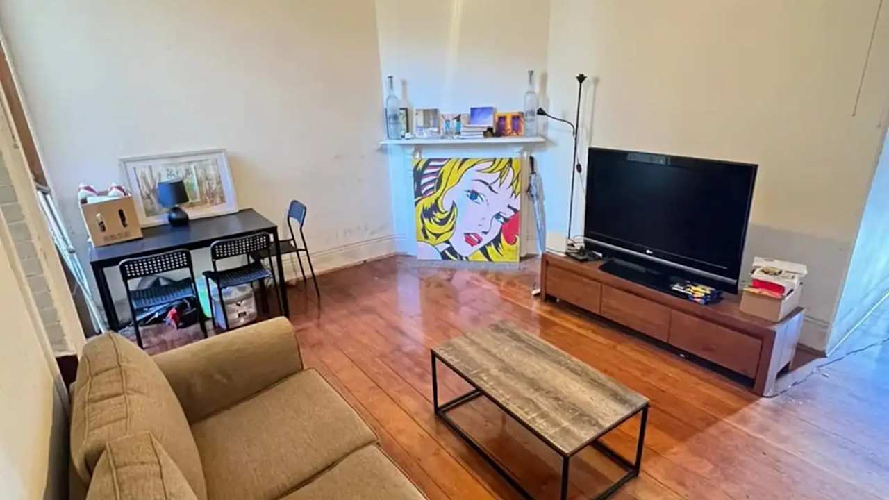 Furnished room in a share house