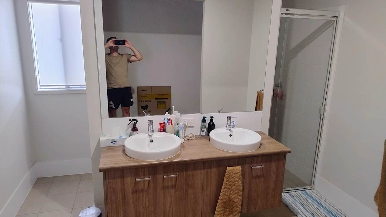 Room with ensuite in a share house