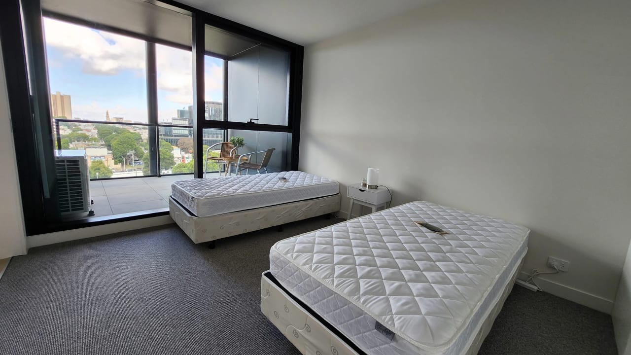 Furnished room with ensuite in a flatshare