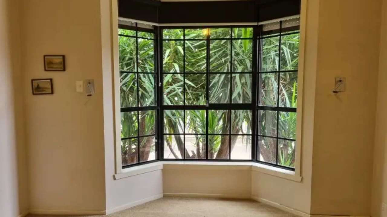 Unfurnished room in a flatshare