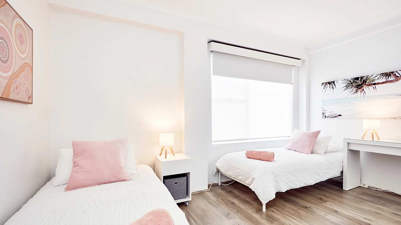 Furnished room in a flatshare