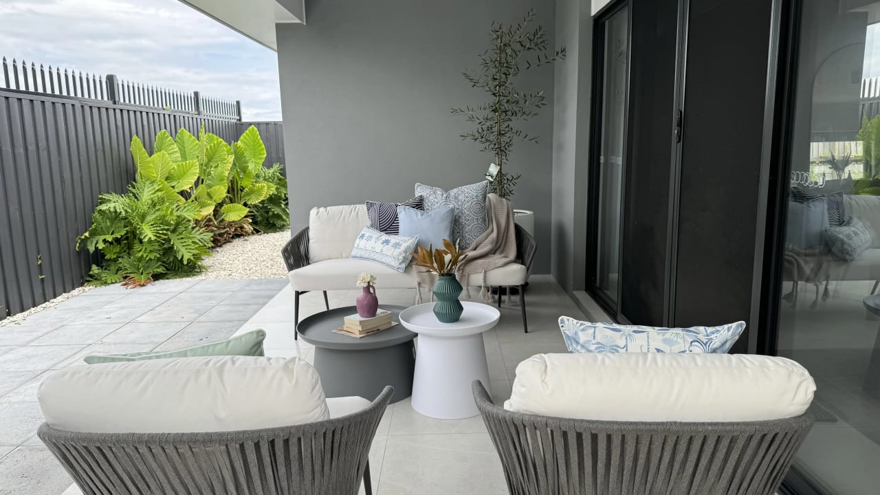 Furnished room in a share house