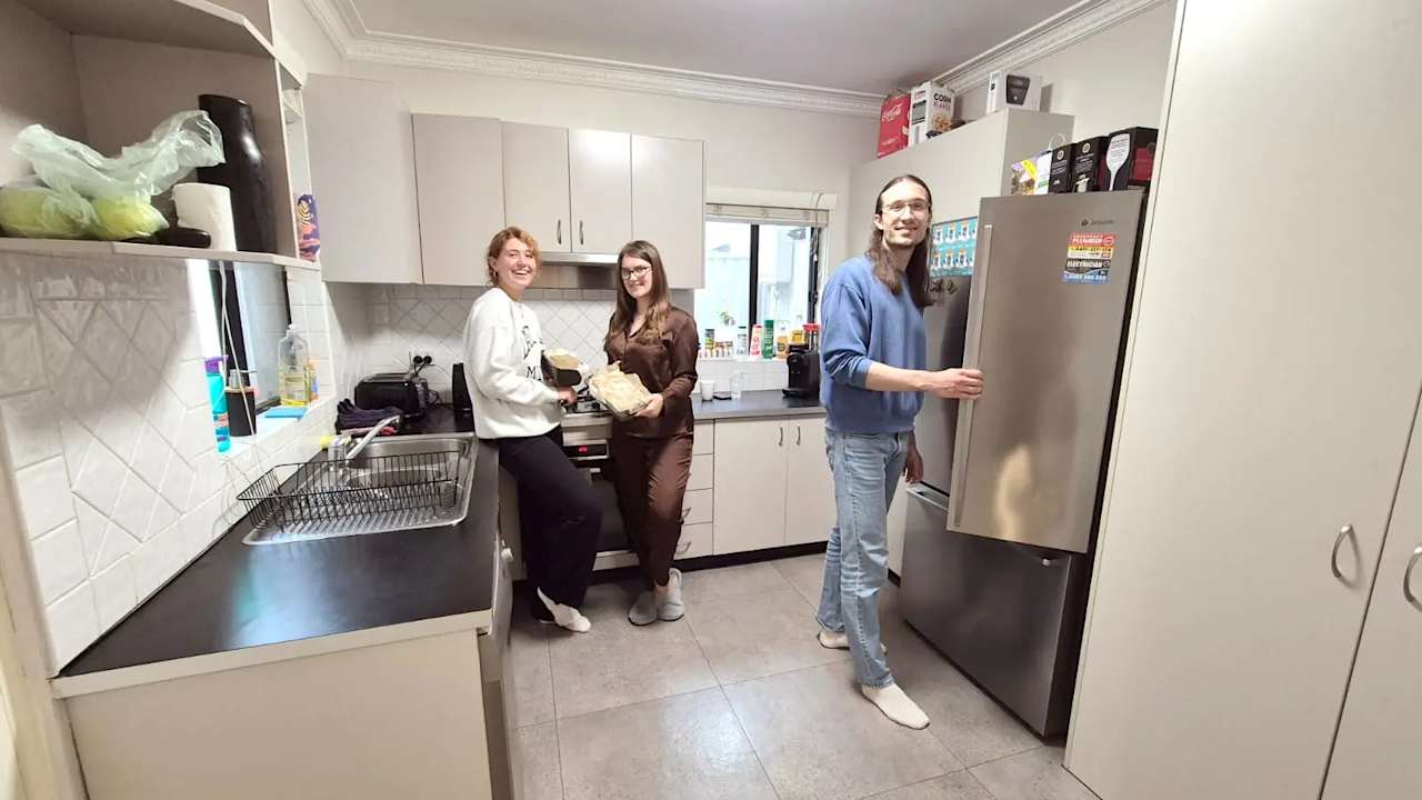 Furnished room in a share house