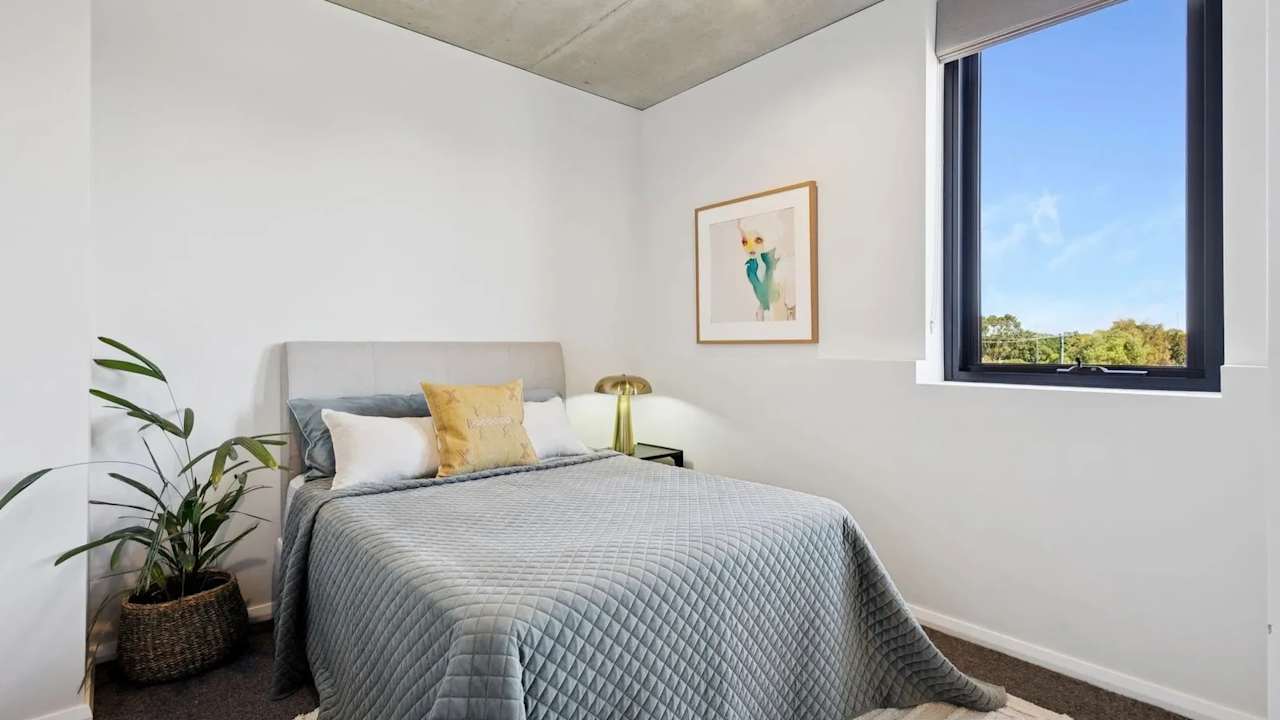 Unfurnished room in a flatshare