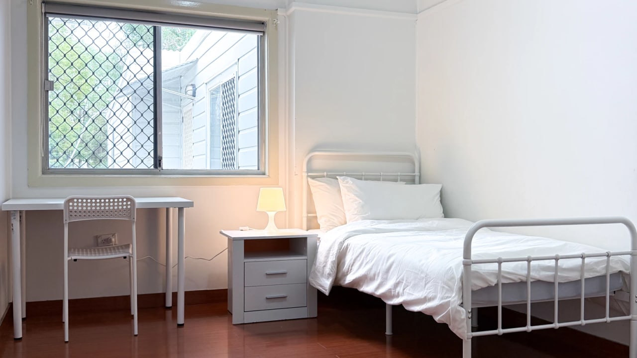 Furnished room in a share house