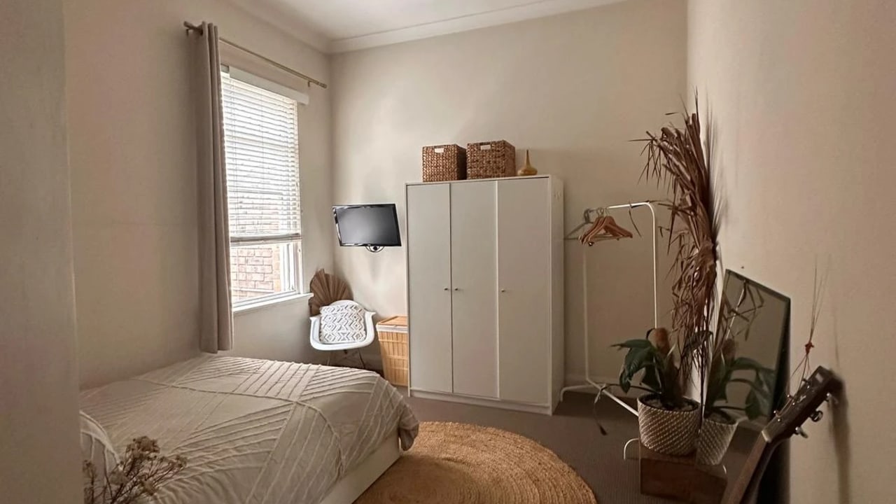 Furnished room in a share house