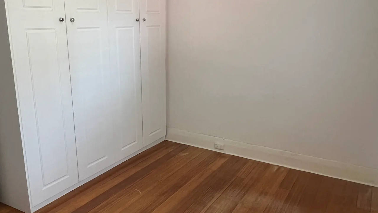 Room in a share house