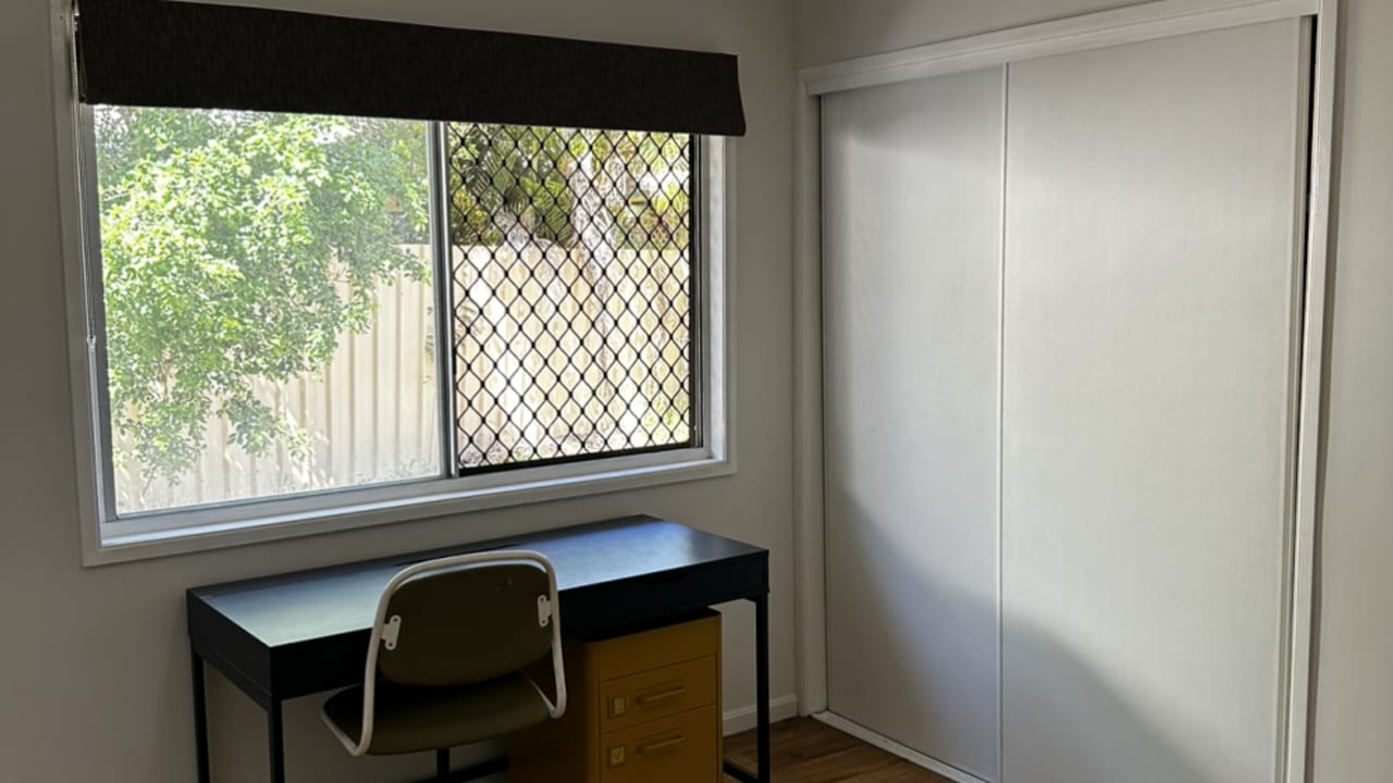Room in a share house