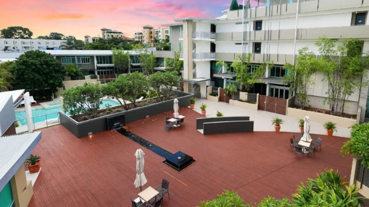 Unfurnished room in a flatshare