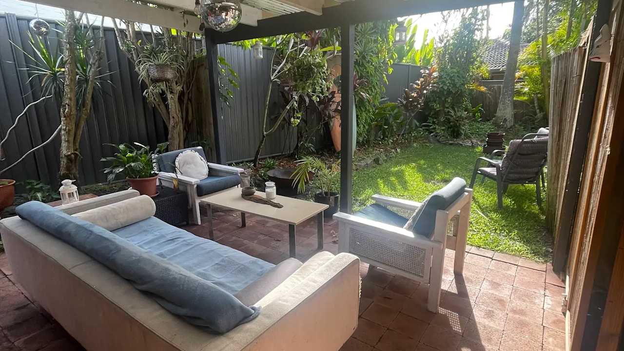 Furnished room in a share house