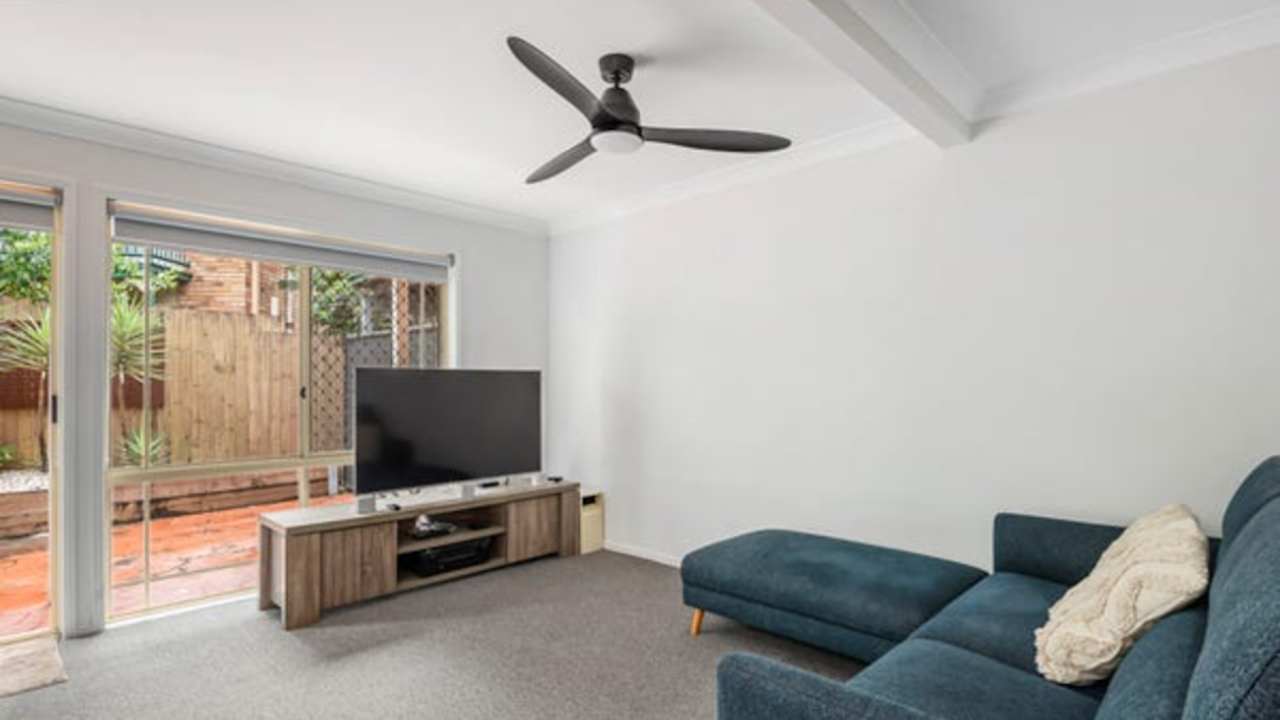 Room in a share house