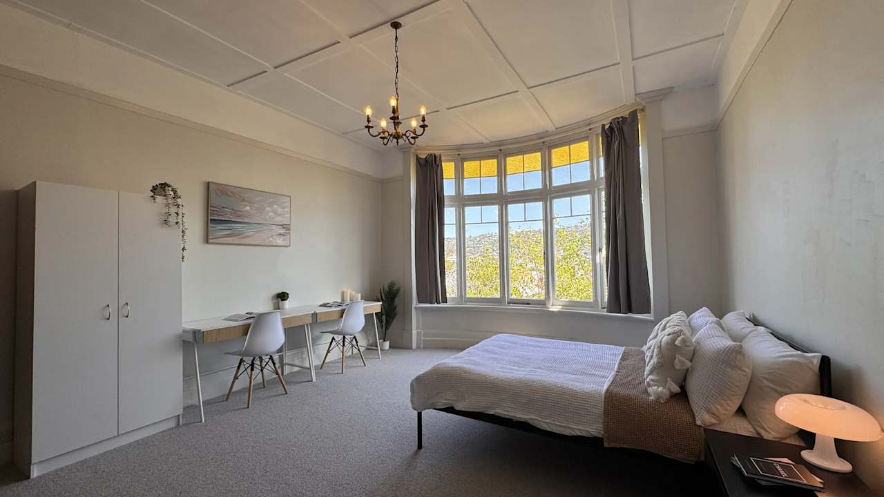 Furnished room in a share house