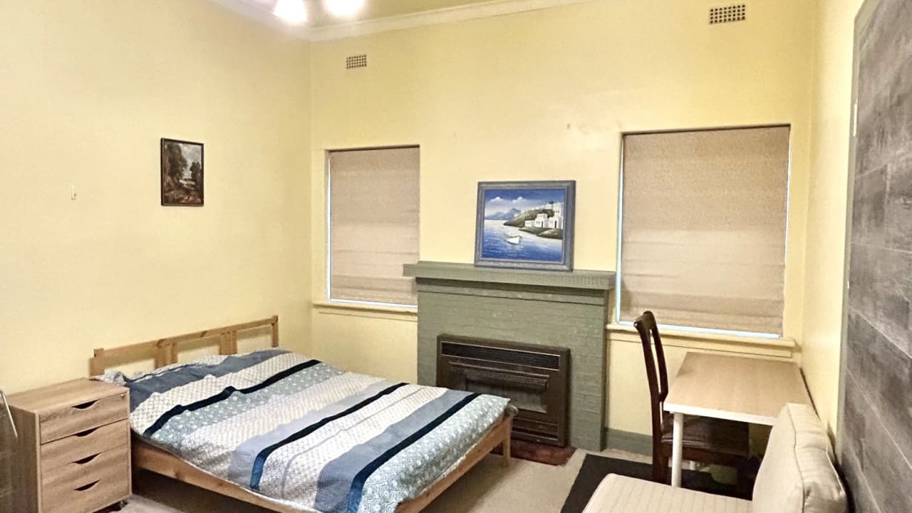 Furnished room in a share house