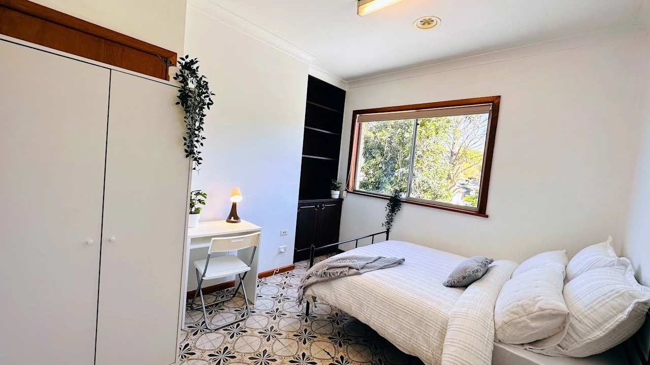 Furnished room in a share house