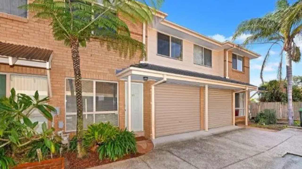 Whole property with 3 rooms for rent