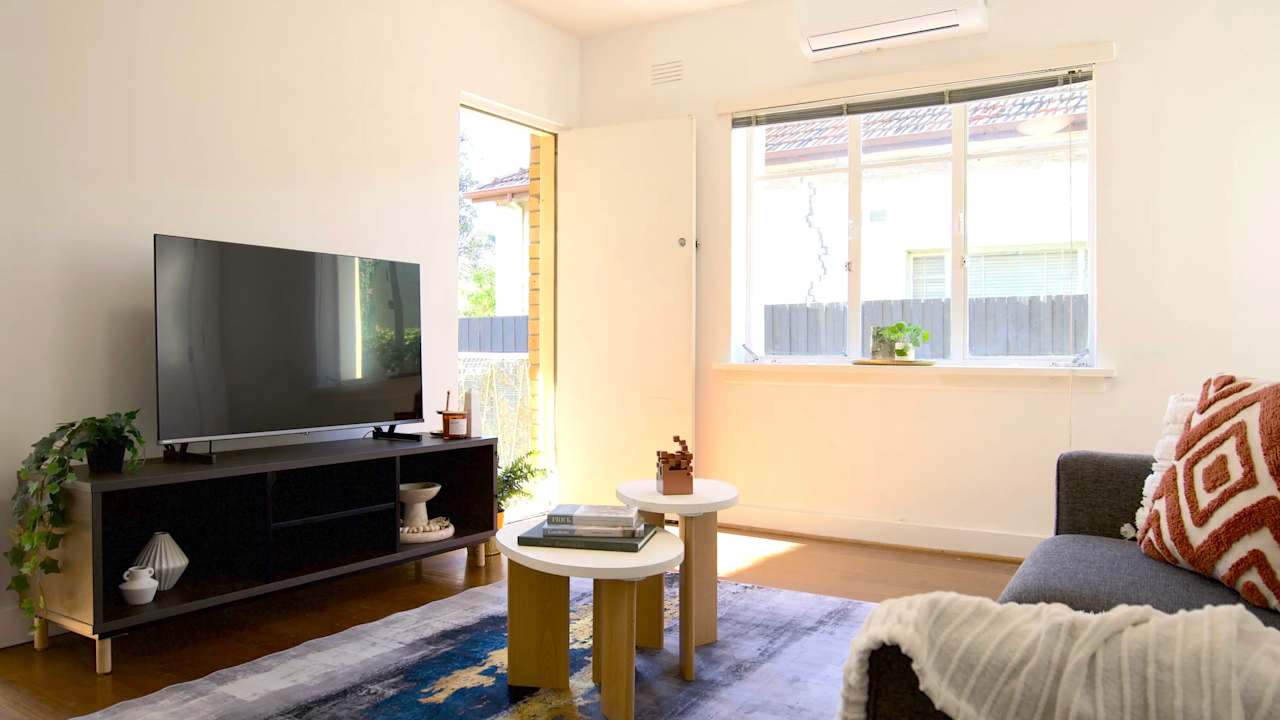 Furnished room in a share house