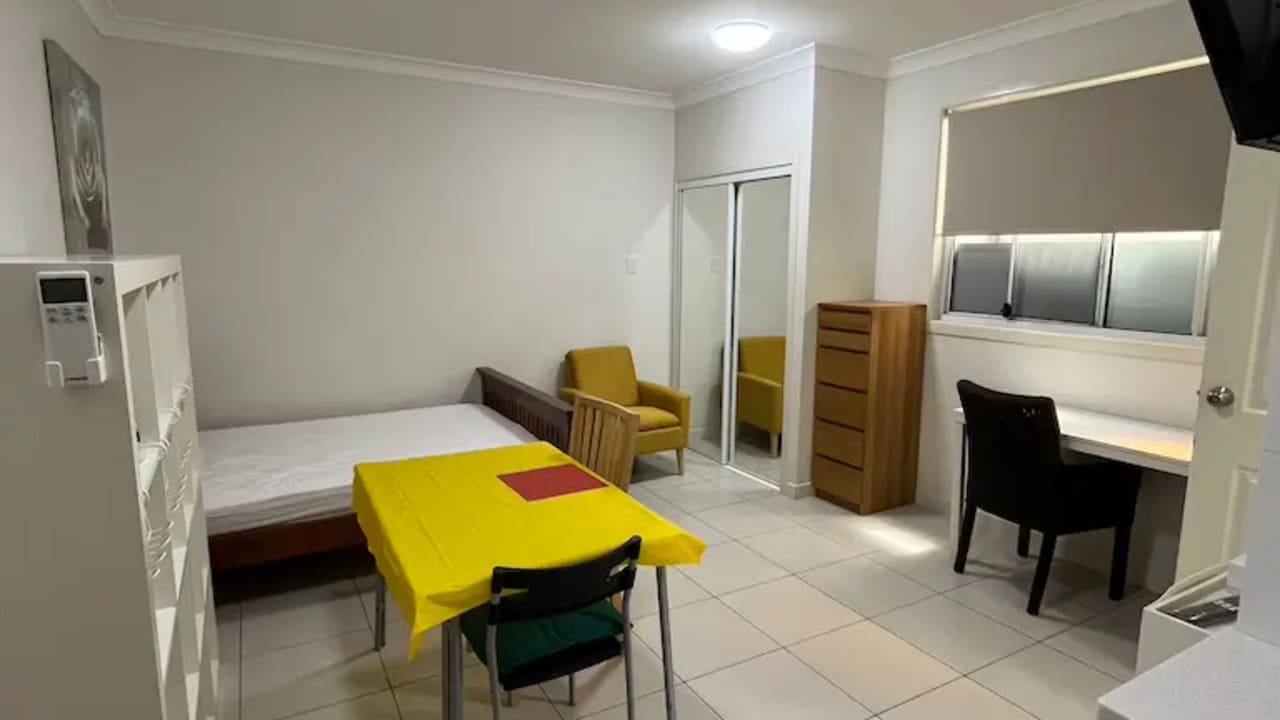 Furnished room studio flat for rent